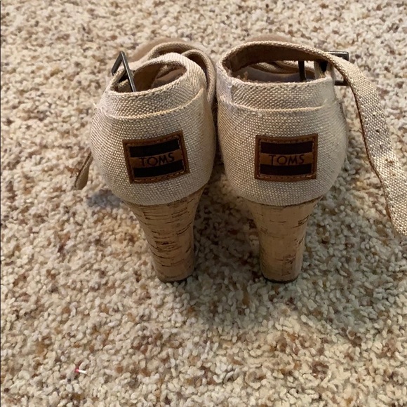 TOMS wedges! - Picture 3 of 3